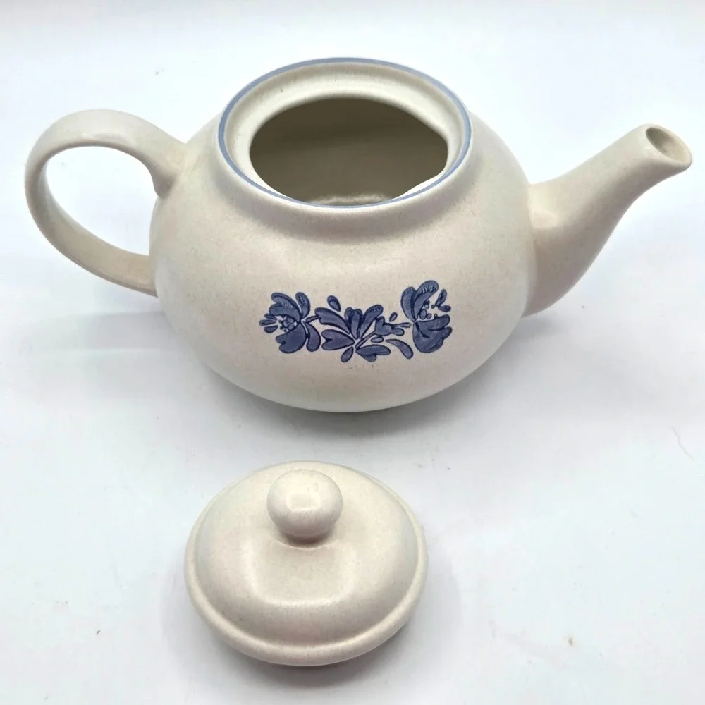 Vtg Pfaltzgraff Yorktowne 5 Cup Teapot Coffee Pot W/ Lid 7-550 Stoneware Floral